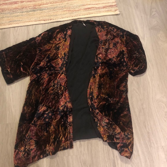 Free People Sweaters - Free people velvet kimono